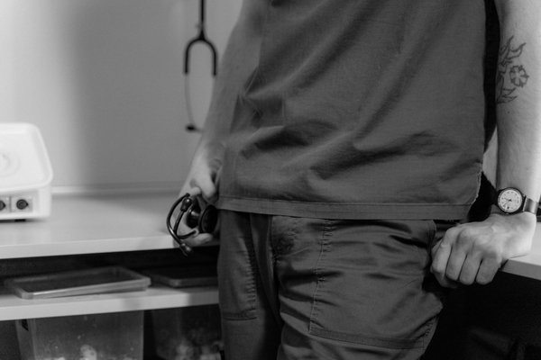 Maîtriser la Stérilisation des Instruments Médicaux : Votre Manuel Indispensable pour Garantir une Pratique Sécurisée